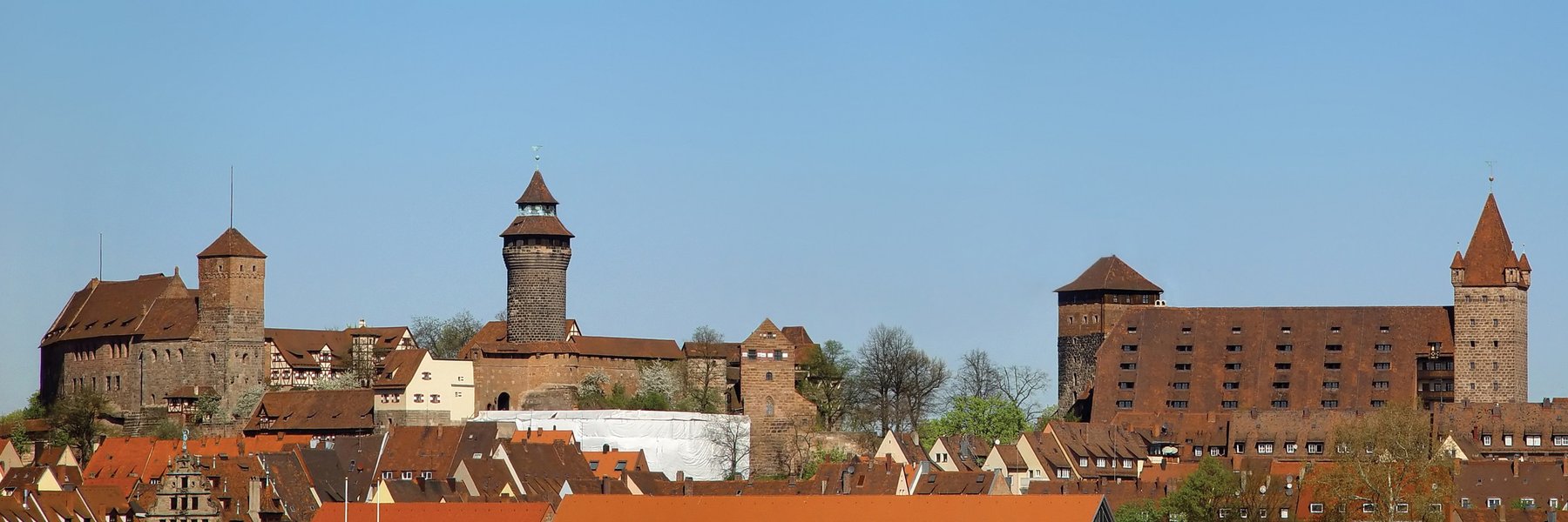 2880px-Nürnberg_Burg_ArM